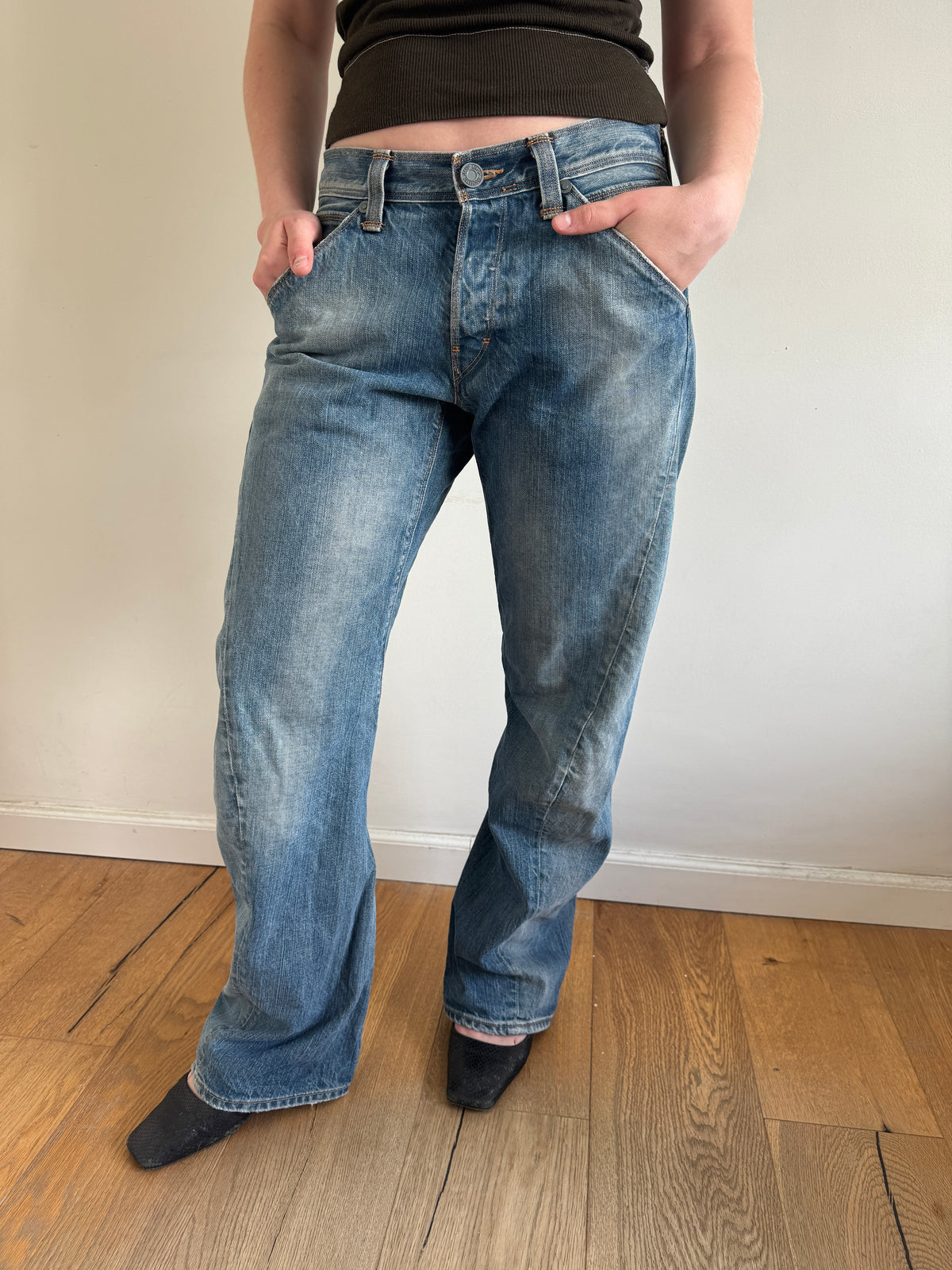 Levi’s Engineered Buttons Buckle Back